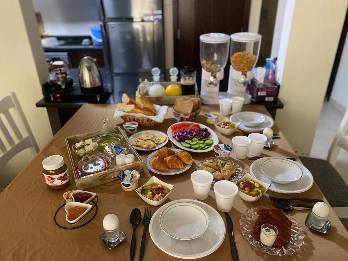 Alexandrina Pansiyon Dubai Dış mekan fotoğraf